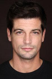Patricio Ramos as Manuel in Solo 2013