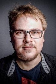 René Dawn-Claude as Nachrichtensprecher Klaus Klausn in Rollygeddon 2007