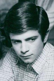 Paolo Turco as Gianni in Bread and Chocolate 1974