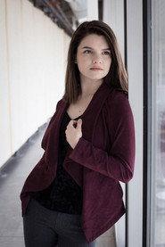 Amy Carter as Claire Flores in The Hundred Voices of Harry Hoffman 2024