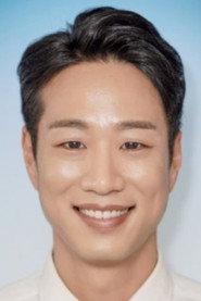 Lee Seung-yong as Young-ho in Bullies 2018