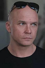 Andrey Golubev as Kapitan Doniy in Chaklun and Rumba 2007