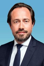 Grégory Besson-Moreau as Self in Mass-market retailing: The end of a system? 2021