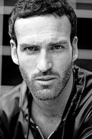 Mathieu Lardier as Serveur in Fatal Romance 2010