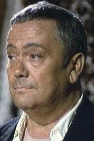 Emilio Rodríguez as Comisario in Loca juventud 1965