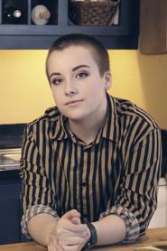 Jenny Bell as Hannah in Gaiste 2020