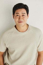 Shim Wan-jun as In-woo in A Little Princess 2019