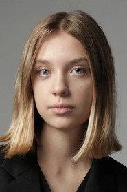 Afina Lukidi as Anya Bykova in The Bull 2019