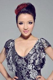 Yu Qiuyao as Ge He in The Memory of a Killer 2020