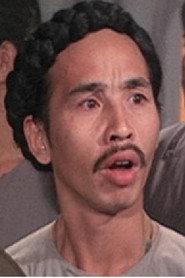 Kei Ho-Chiu as Noodle Kiosk Scammer, Chicken Style in Dance of the Drunk Mantis 1979