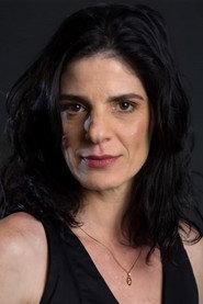 Isabel Guéron as Almira in Sambando nas Brasas, Morô? 2007