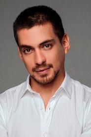 Emanuel Soriano as Álex in El premio 2009