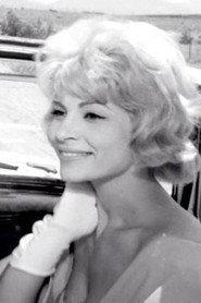 Niki Linardou as Toula Louloutzi in Makrykostas and Kontogiorgis 1960