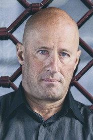 Laertis Malkotsis as Police Officer Bekakis in Sto vathos kipos 2009