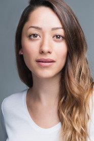 Vania Villalón as Mia in Nueva Tierra 2024