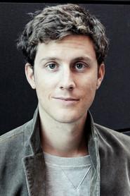 Tim Schwarzmaier as Julius (voice) in Felix: All Around the World 2005
