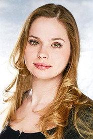Annette Wozniak as Jill in Bite 2015