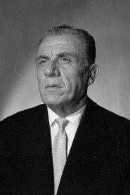 Loro Kovaçi as Xhavit aga in Furtuna 1959