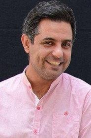 Ali Mardane as Mohsen in Life with Closed Eyes 2010
