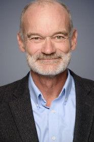 Justin Peach as Brett the Therapist in BALD THE MUSICAL 2026