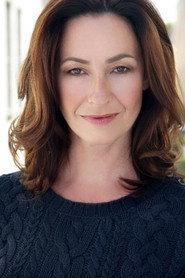 Sallyanne Ryan as Darlene in The Nugget 2002