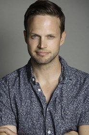 Eric Murdoch as Ryan in Dream Girl 2016