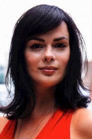 Lauren Messervey as Lisa in Roaming 2013