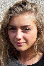 Laura Genovino as Bahia Benmahmoud enfant in The Names of Love 2010
