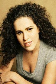 Camila Vaz as Rosana in Berenice 2016