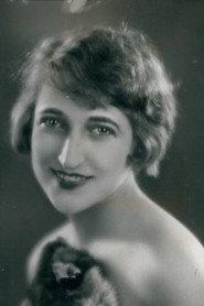 Sylvette Fillacier as Catherine in Sailor's Song 1932