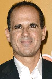 Marcus Lemonis as D.E Shaw in Bezos 2023