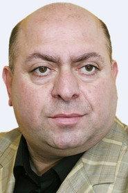 Elchin Hamidov as Mazahir in Neighborhood 2 - In Moscow 2004