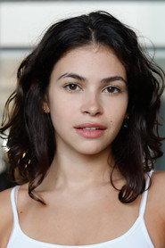 Julia Gaspar as Amanda in Aquilo Que Me Assombra 2024