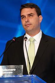 Flávio Bolsonaro as Self in Perigo 2026