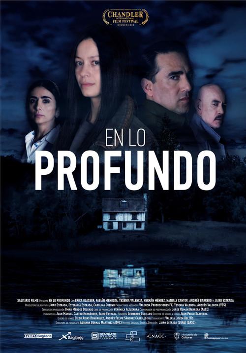 En lo Profundo 2025 official movie poster