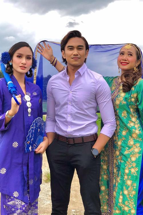 Kampung Si Rabun 2022 official movie poster